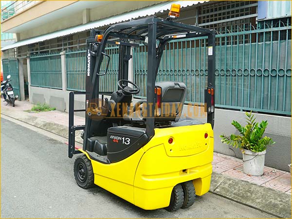 Xe nâng điện ngồi lái KOMATSU FB13M-12