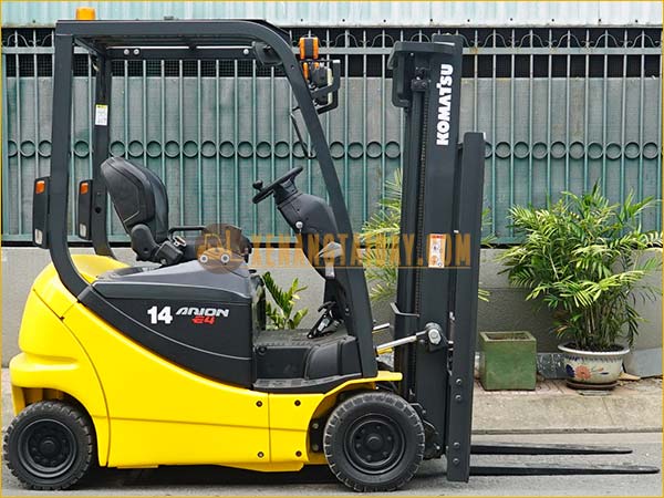 Xe nâng điện ngồi lái KOMATSU FB14-12