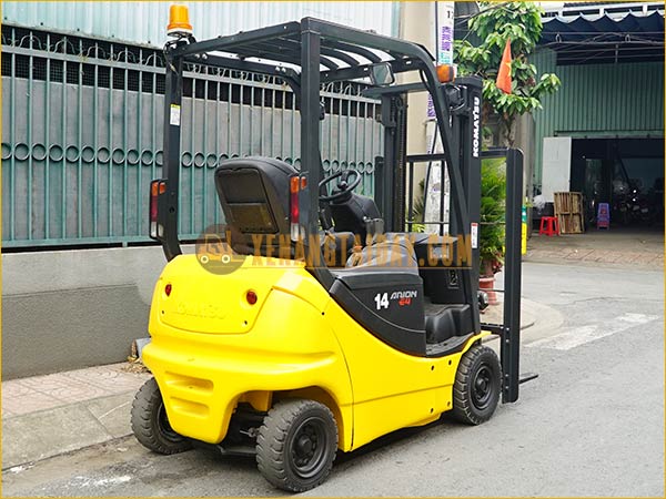 Xe nâng điện ngồi lái KOMATSU FB14-12