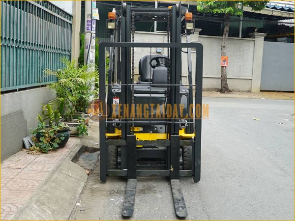Xe nâng điện ngồi lái KOMATSU FB14-12