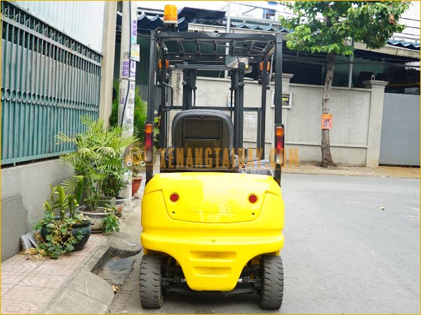 Xe nâng điện ngồi lái KOMATSU FB14-12