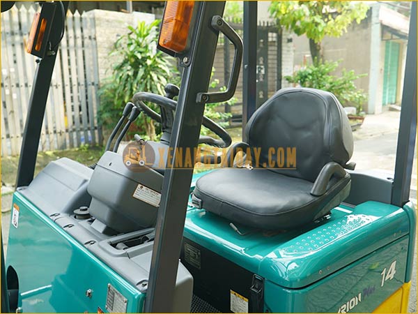 Xe nâng điện ngồi lái KOMATSU FB14EX-11