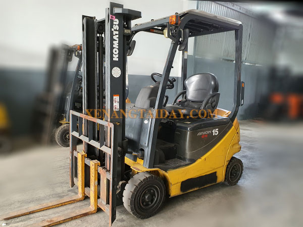 Xe nâng điện ngồi lái KOMATSU FB15-12