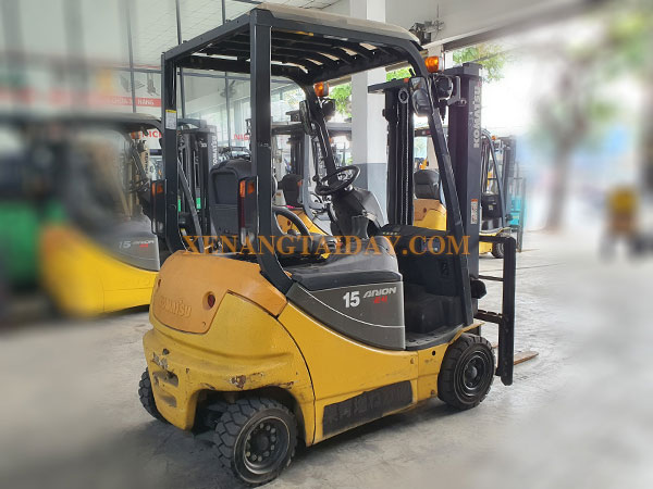Xe nâng điện ngồi lái KOMATSU FB15-12