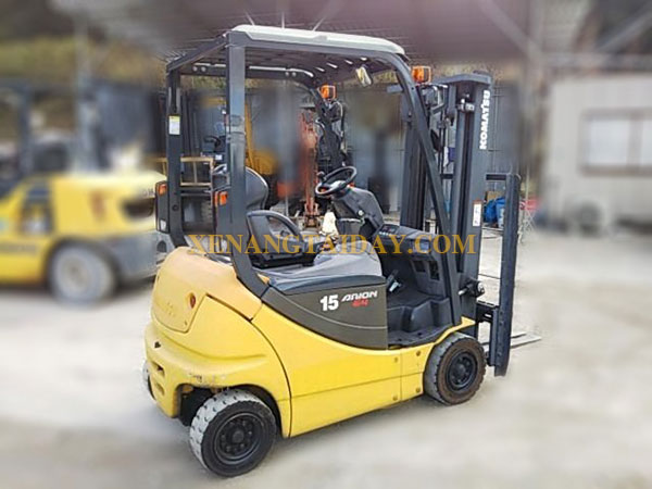 Xe nâng điện ngồi lái KOMATSU FB15-12