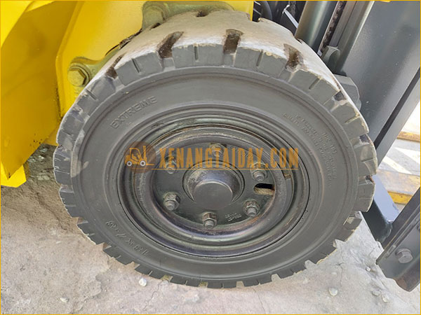 Xe nâng điện ngồi lái KOMATSU FB15-12