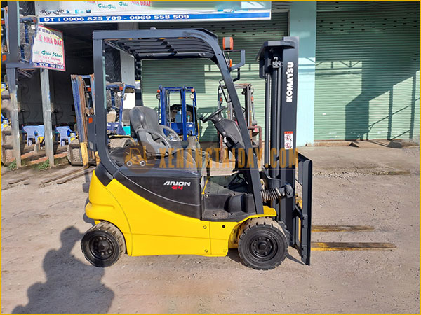 Xe nâng điện ngồi lái KOMATSU FB15-12