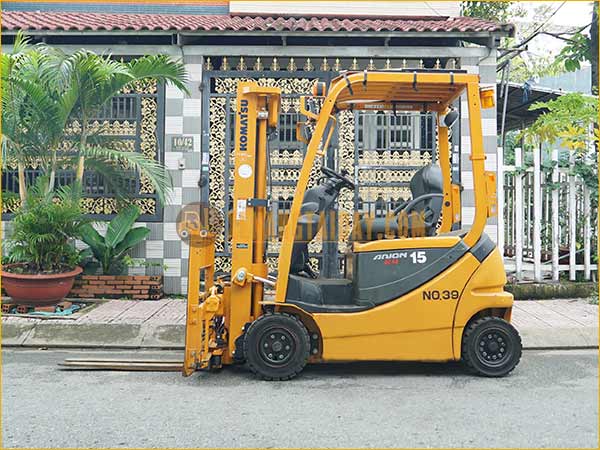 Xe nâng điện ngồi lái KOMATSU FB15-12