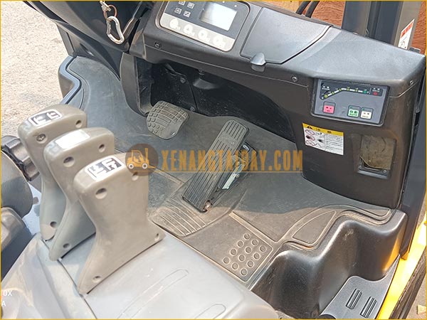 Xe nâng điện ngồi lái KOMATSU FB15-12
