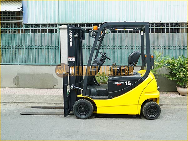 Xe nâng điện ngồi lái KOMATSU FB15-12