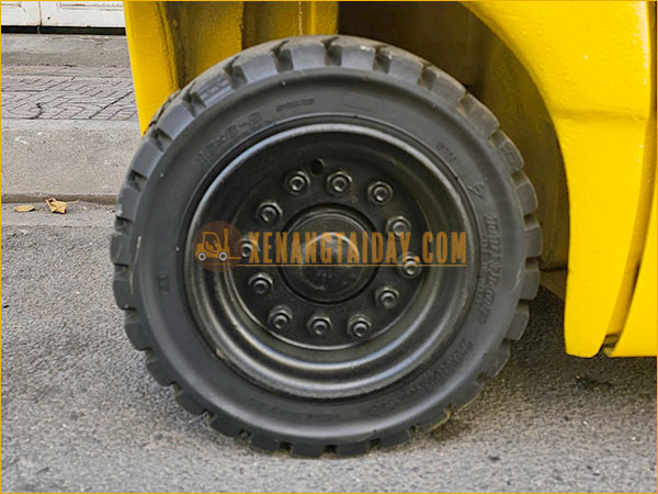 Xe nâng điện ngồi lái KOMATSU FB15-12