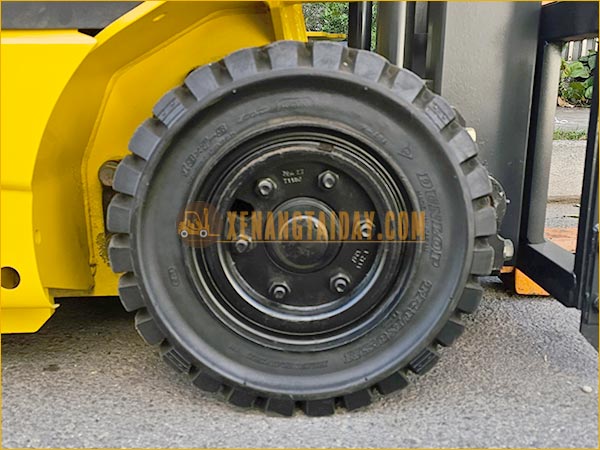Xe nâng điện ngồi lái KOMATSU FB15-12