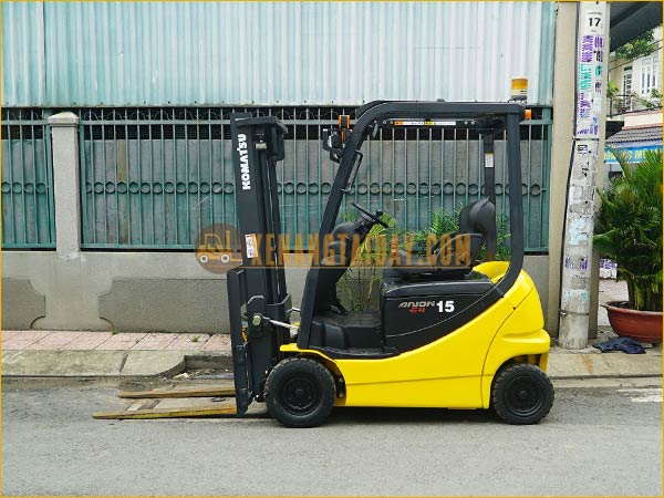 Xe nâng điện ngồi lái KOMATSU FB15-12