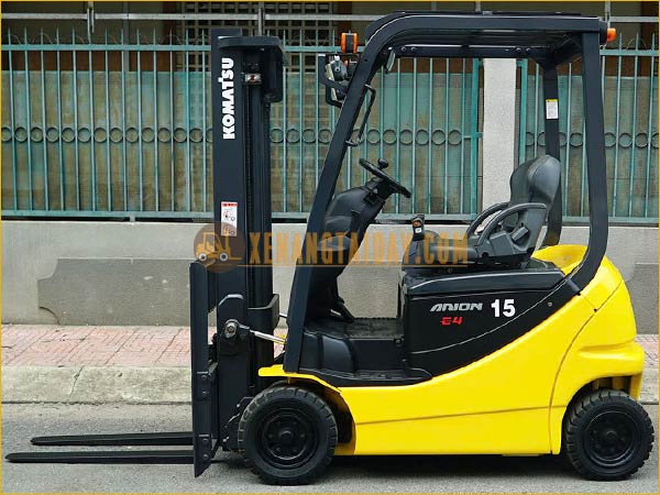 Xe nâng điện ngồi lái KOMATSU FB15-12