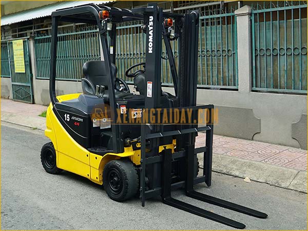 Xe nâng điện ngồi lái KOMATSU FB15-12
