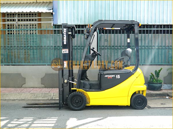 Xe nâng điện ngồi lái KOMATSU FB15-12