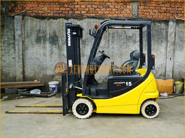Xe nâng điện ngồi lái KOMATSU FB15-12