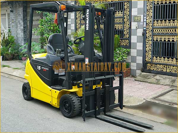 Xe nâng điện ngồi lái KOMATSU FB15-12 gắn bình điện axít chì 48V - 402Ah LIFTTOP VTFL6