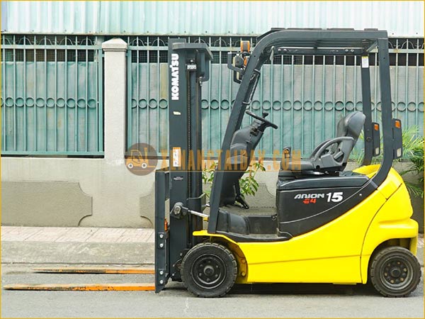 Xe nâng điện ngồi lái KOMATSU FB15-12 gắn pin lithum 48V - 340Ah PKGFF48340
