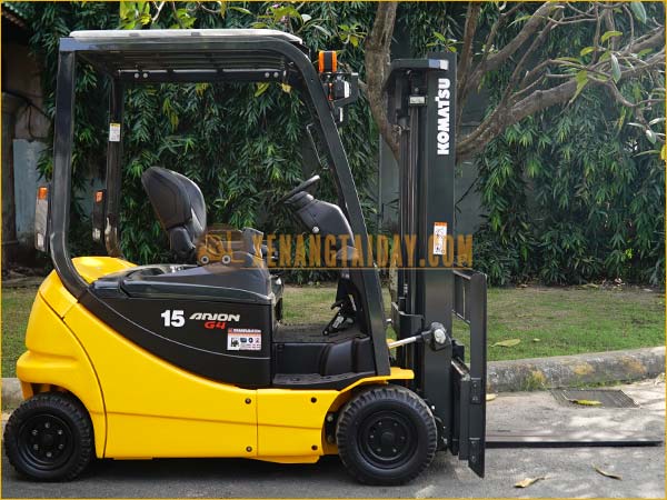 Xe nâng điện ngồi lái KOMATSU FB15G-12