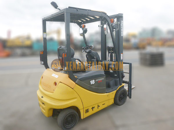 Xe nâng điện ngồi lái KOMATSU FB18-12