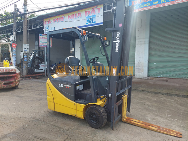 Xe nâng điện ngồi lái 3 bánh KOMATSU FB15M-12