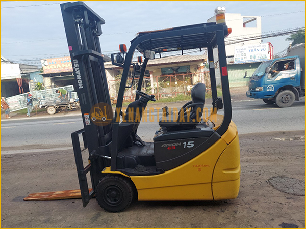 Xe nâng điện ngồi lái 3 bánh KOMATSU FB15M-12
