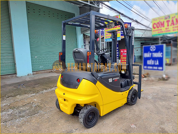 Xe nâng điện ngồi lái KOMATSU FB18-12