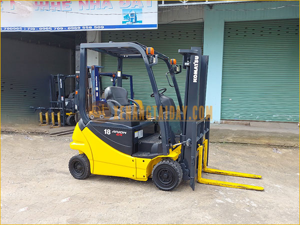 Xe nâng điện ngồi lái KOMATSU FB18-12