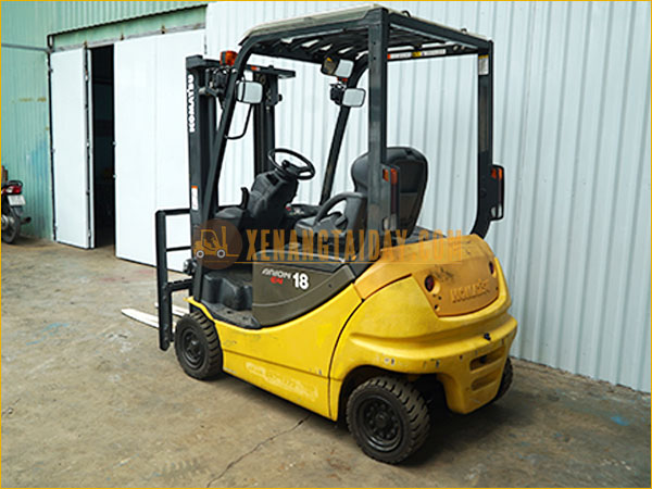 Xe nâng điện ngồi lái KOMATSU FB18-12