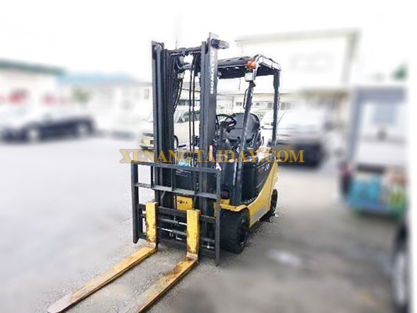 Xe nâng điện ngồi lái KOMATSU FB20A-12