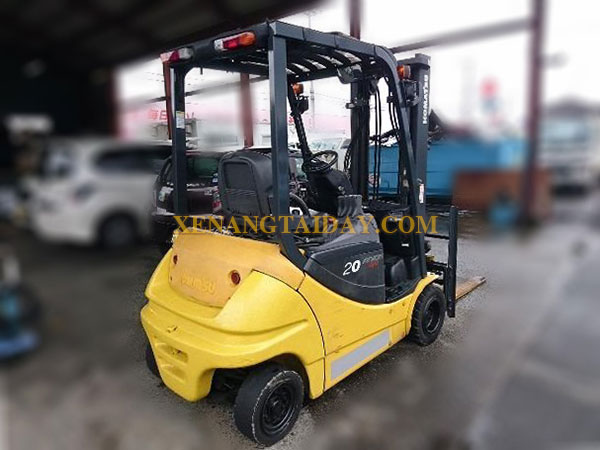 Xe nâng điện ngồi lái KOMATSU FB20A-12