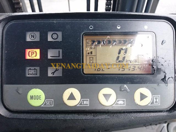 Xe nâng điện ngồi lái KOMATSU FB20A-12
