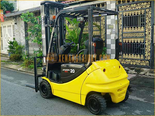 Xe nâng điện ngồi lái KOMATSU FB20A-12