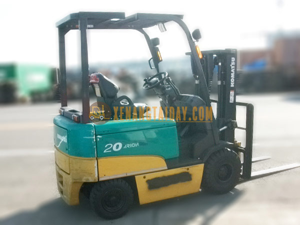 Xe nâng điện ngồi lái KOMATSU FB20EX-11
