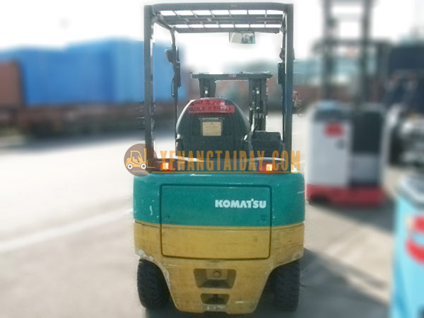 Xe nâng điện ngồi lái KOMATSU FB20EX-11