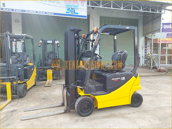 Xe nâng điện ngồi lái KOMATSU FB15-12
