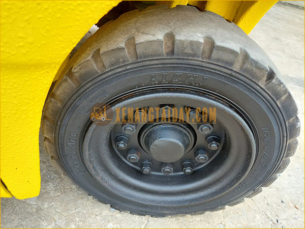 Xe nâng điện ngồi lái KOMATSU FB15-12