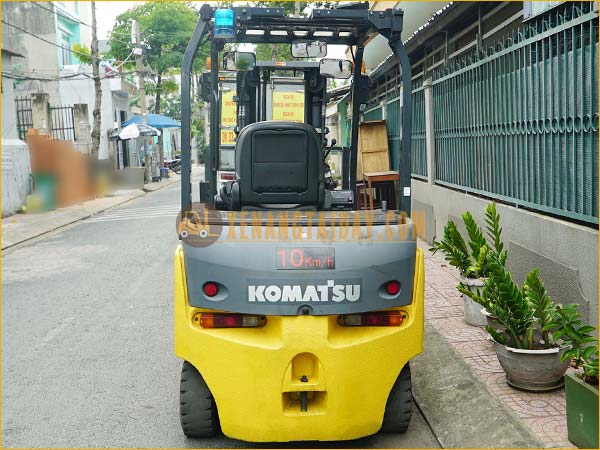 Xe nâng điện ngồi lái KOMATSU FB25-12