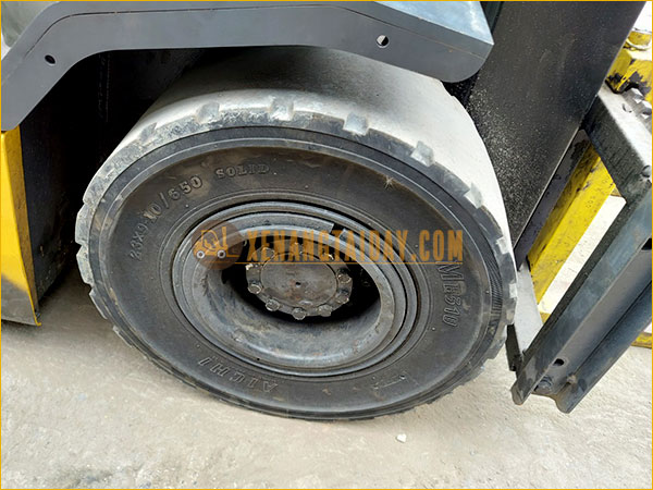 Xe nâng điện ngồi lái KOMATSU FB25EX-11