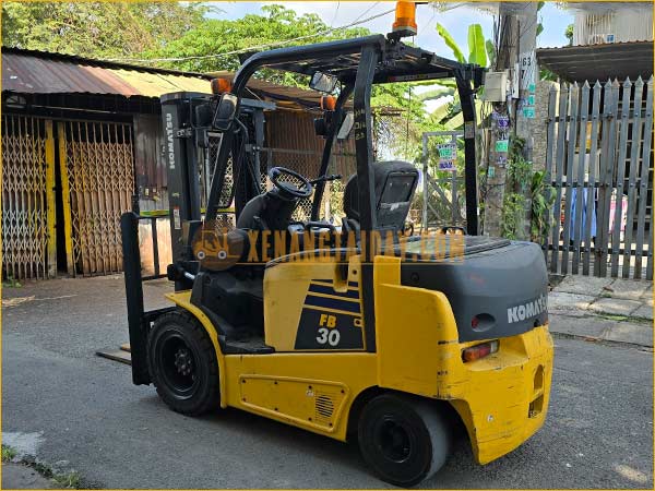 Xe nâng điện ngồi lái KOMATSU FB30-12 gắn pin lithum 72V - 460Ah PKGFF72460