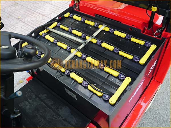 Xe nâng điện ngồi lái NICHIYU FB25PN-77-300AF