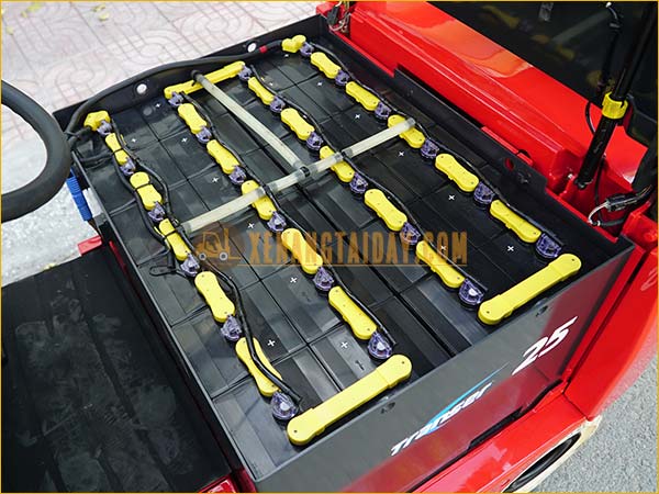 Xe nâng điện ngồi lái NICHIYU FB25PN-77-300AF