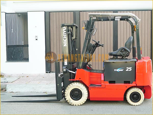 Xe nâng điện ngồi lái NICHIYU FB25PN-77-300AF