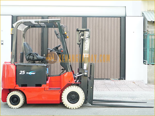 Xe nâng điện ngồi lái NICHIYU FB25PN-77-300AF