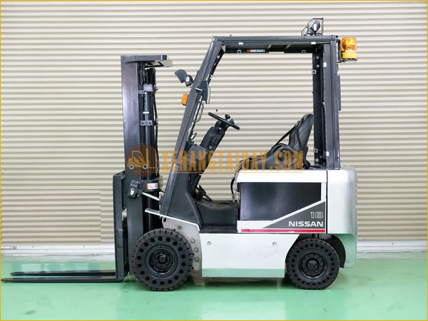 Xe nâng điện ngồi lái Nissan K1B1