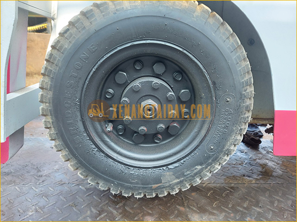 Xe nâng điện ngồi lái TCM FB05S