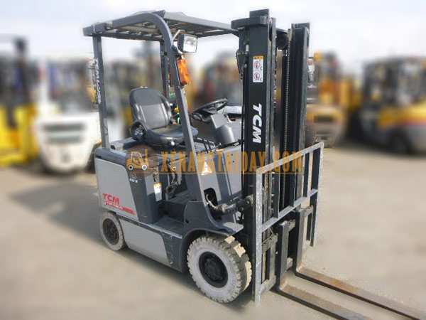 Xe nâng điện ngồi lái TCM FB15-7
