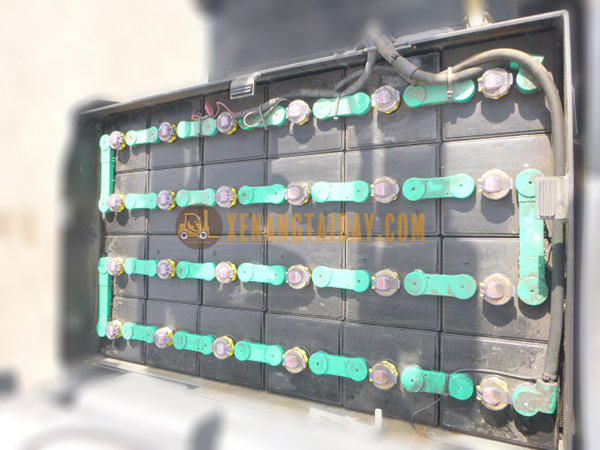 Xe nâng điện ngồi lái TCM FB15-7