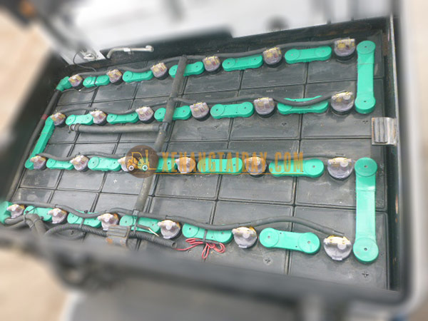 Xe nâng điện ngồi lái TCM FB15-8